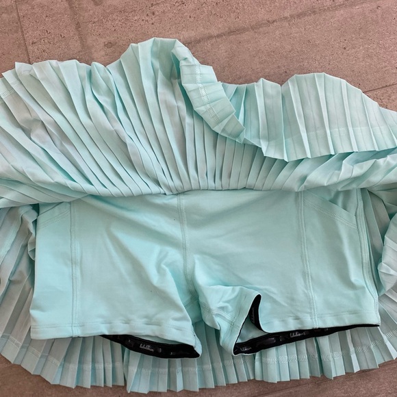 Lululemon varsity tennis skirt - Picture 6 of 6